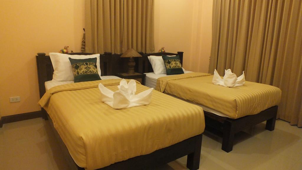 Kala House Hotel Sukhothai Bagian luar foto